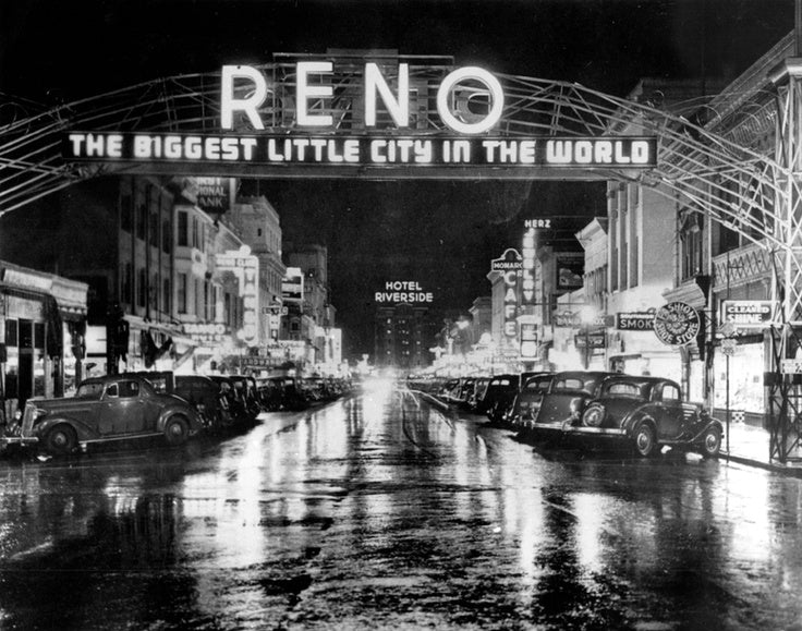 Reno's Neon Arch Still Standing