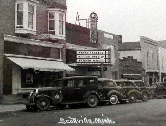 Neon Marquee Signs Make a Comeback
